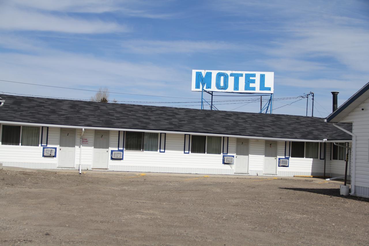 Bluebird Motel Innisfail Eksteriør bilde