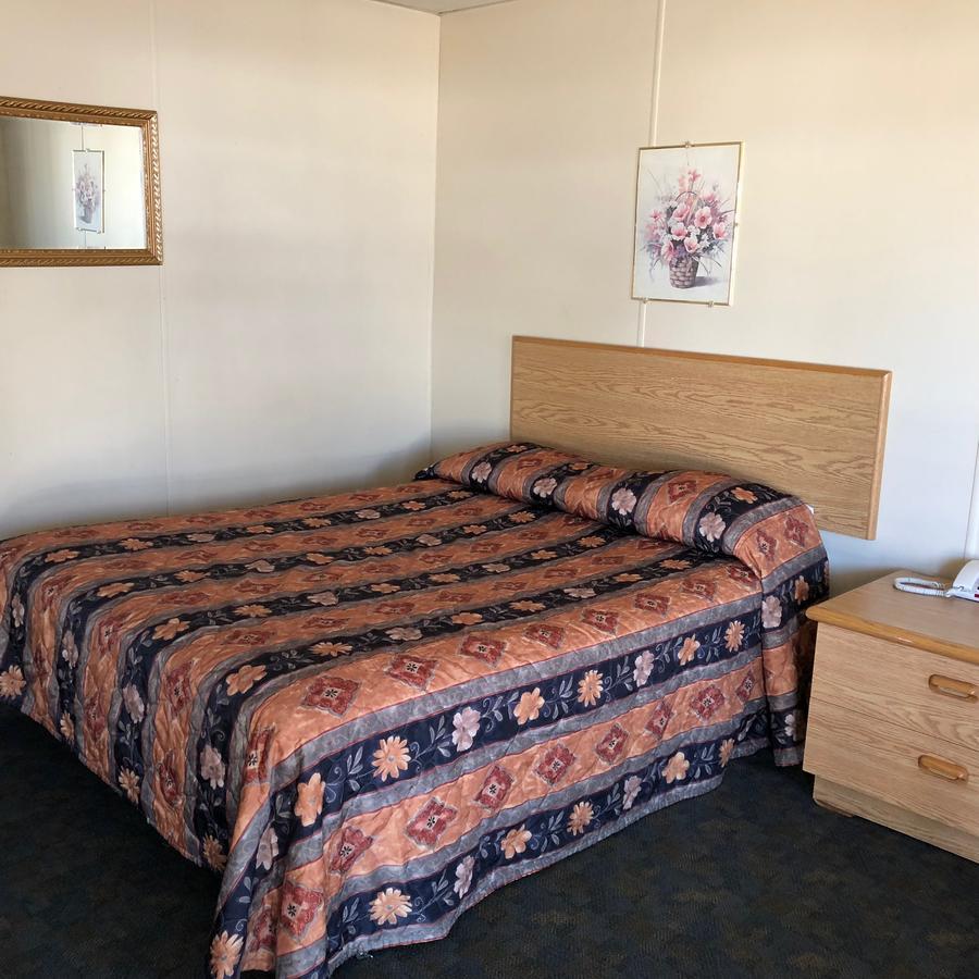 Bluebird Motel Innisfail Eksteriør bilde