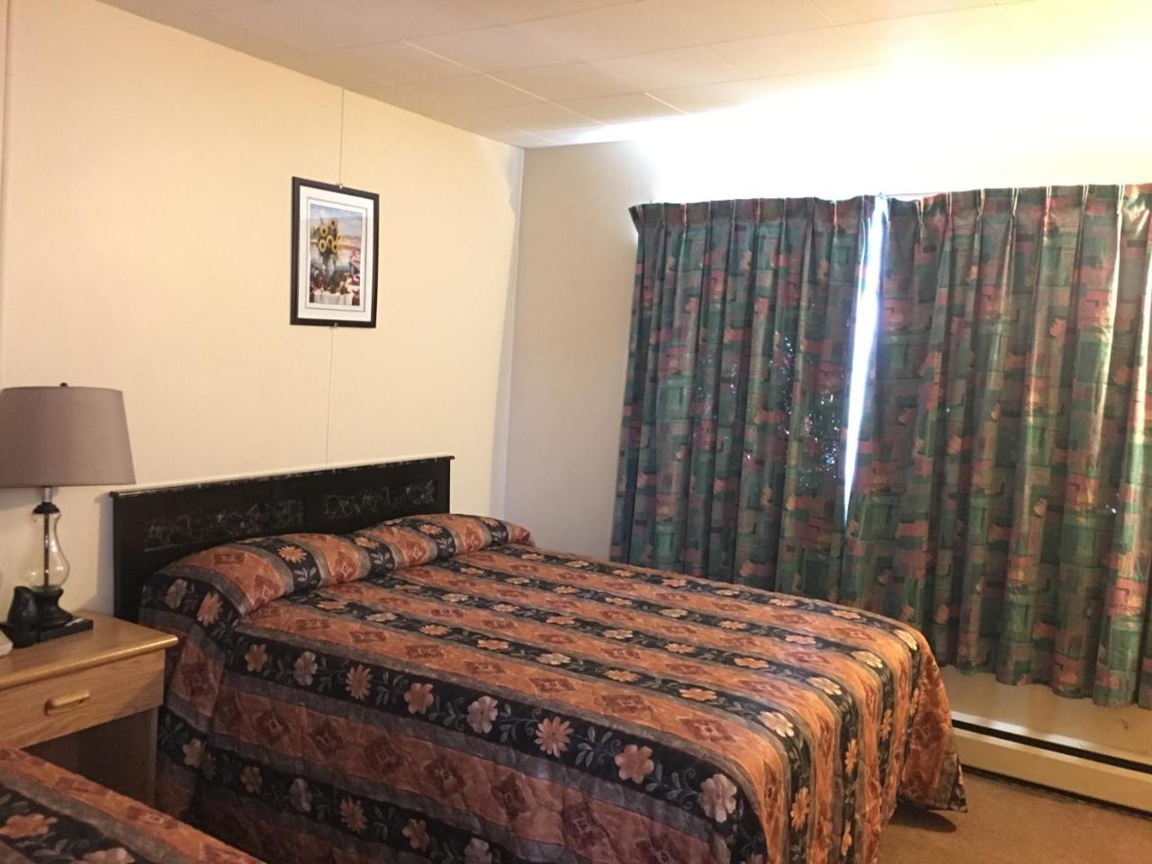 Bluebird Motel Innisfail Eksteriør bilde
