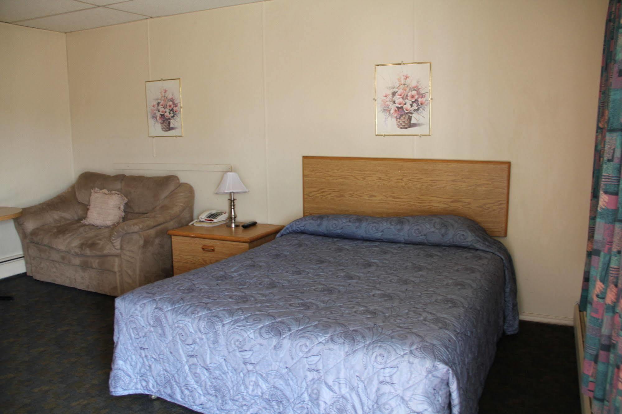 Bluebird Motel Innisfail Eksteriør bilde
