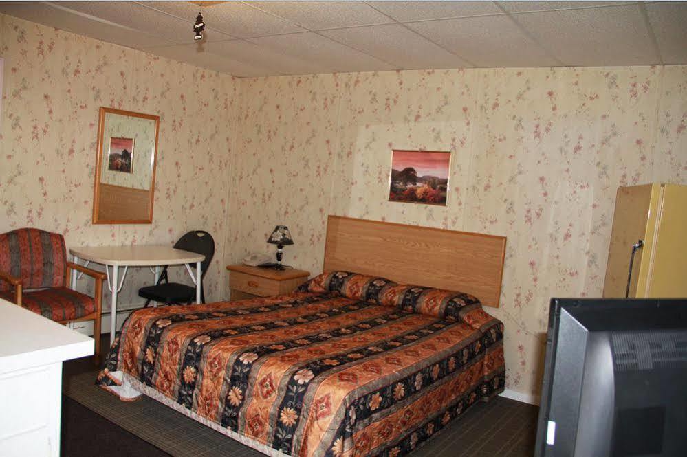 Bluebird Motel Innisfail Eksteriør bilde